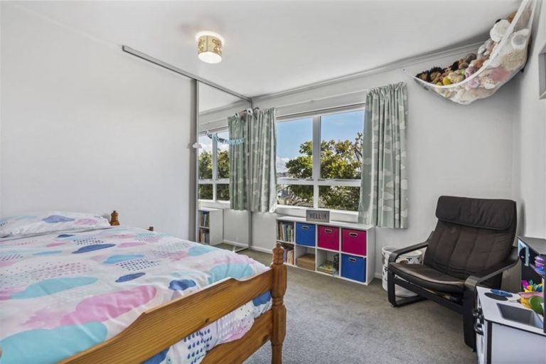 Photo of property in 2/28 Bay Street, Red Beach, 0932