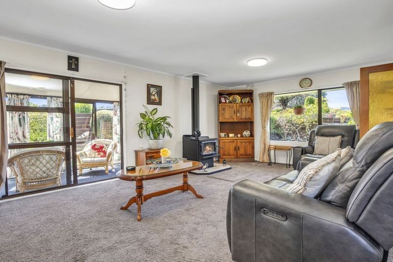 Photo of property in 21a Rosebank Grove, Waikanae, 5036