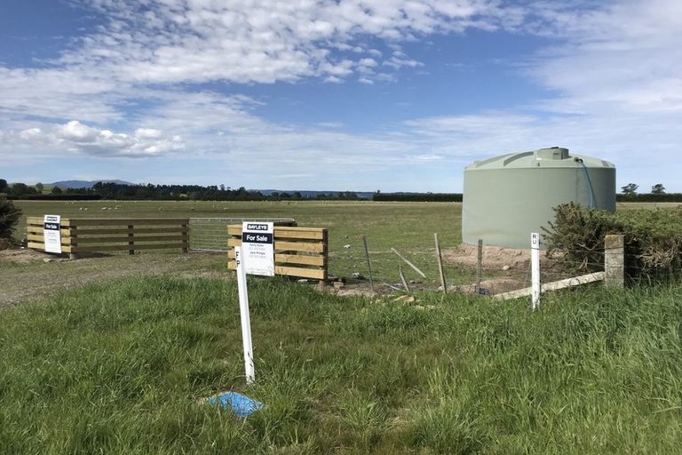 Photo of property in 102 Stoke School Road, Cust, Rangiora, 7471