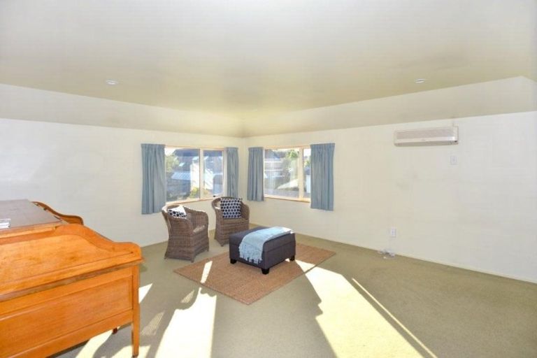 Photo of property in 105 Waimairi Road, Ilam, Christchurch, 8041