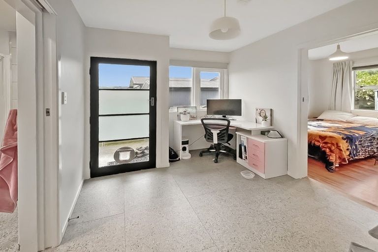 Photo of property in 1b Yeo Place, Taradale, Napier, 4112