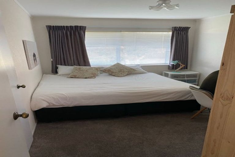 Photo of property in 17 Jillteresa Crescent, Half Moon Bay, Auckland, 2012