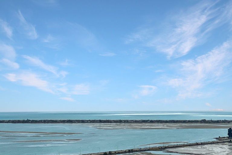 Photo of property in 76 Mount Pleasant Road, Mount Pleasant, Christchurch, 8081