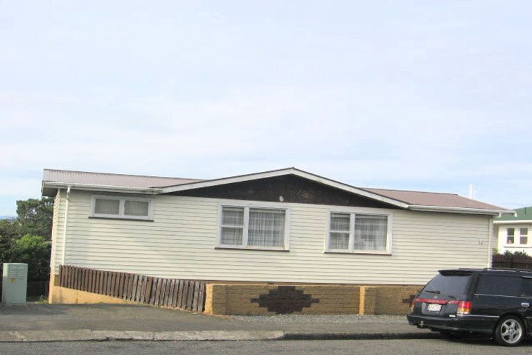 Photo of property in 16 Glenamoy Crescent, Johnsonville, Wellington, 6037