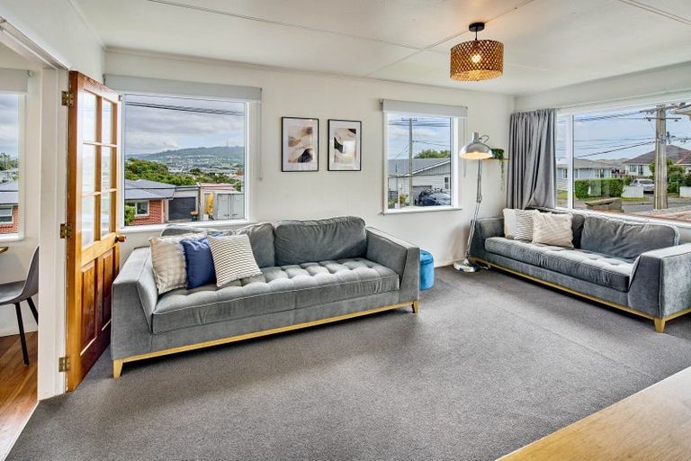 Photo of property in 20 Baylands Drive, Newlands, Wellington, 6037