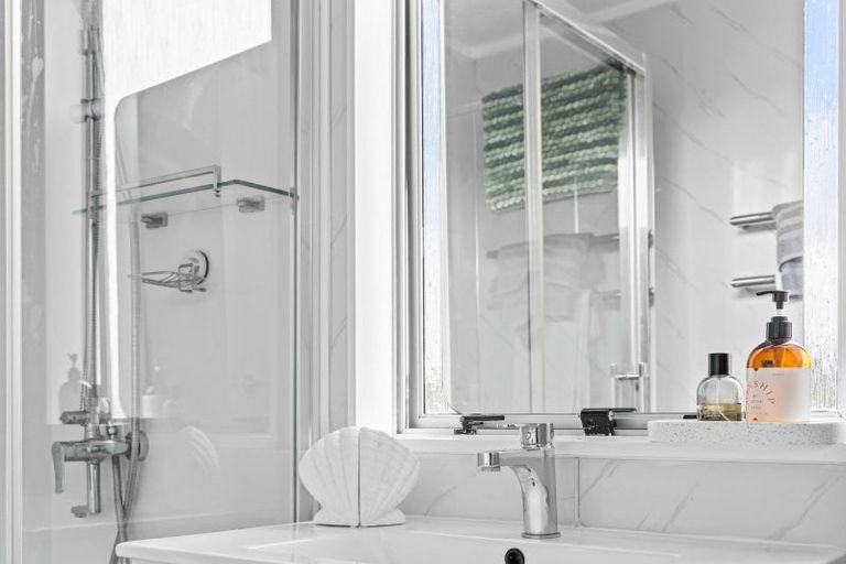 Photo of property in 1/63 Rosier Road, Glen Eden, Auckland, 0602