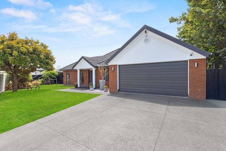Photo of property in 43 Broadhaven Avenue, Parklands, Christchurch, 8083