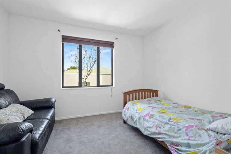Photo of property in 43 Broadhaven Avenue, Parklands, Christchurch, 8083