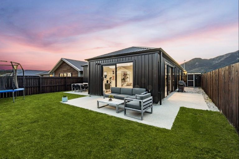 Photo of property in 9 Caton Street, Lake Hawea, 9382