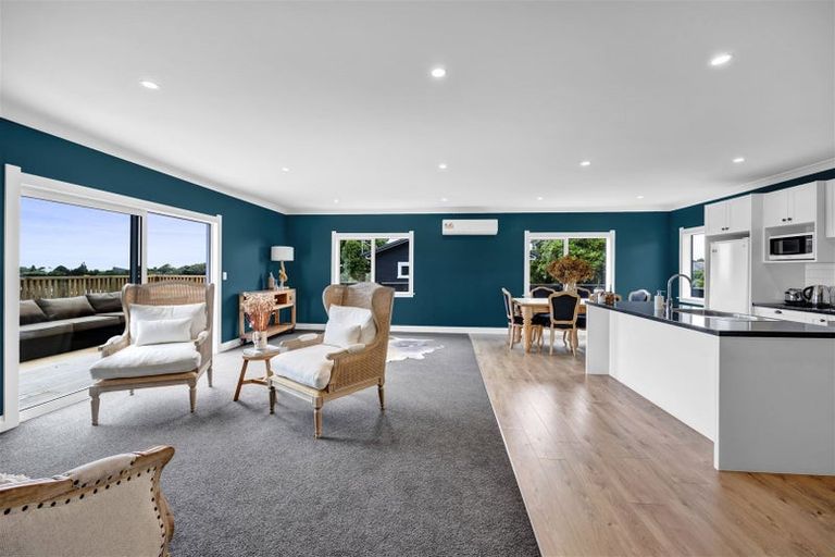 Photo of property in 22 Maple Crescent, Whalers Gate, New Plymouth, 4310