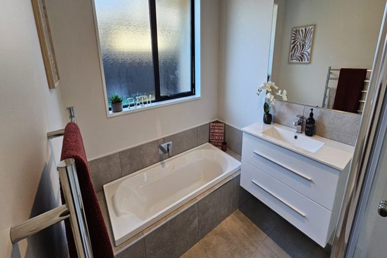 Photo of property in 10 Upham Lane, Rolleston, 7615