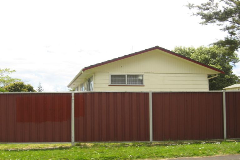 Photo of property in 8 Carbery Place, Manurewa, Auckland, 2102