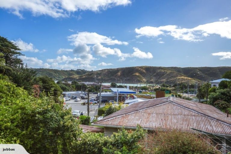 Photo of property in 5 Kiriwai Road, Paremata, Porirua, 5024