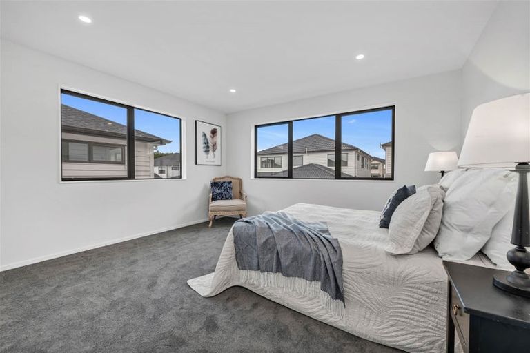 Photo of property in 60 Drumbuoy Drive, Flat Bush, Auckland, 2019