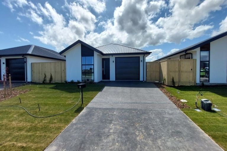 Photo of property in 8 Alex Place, Rolleston, 7614