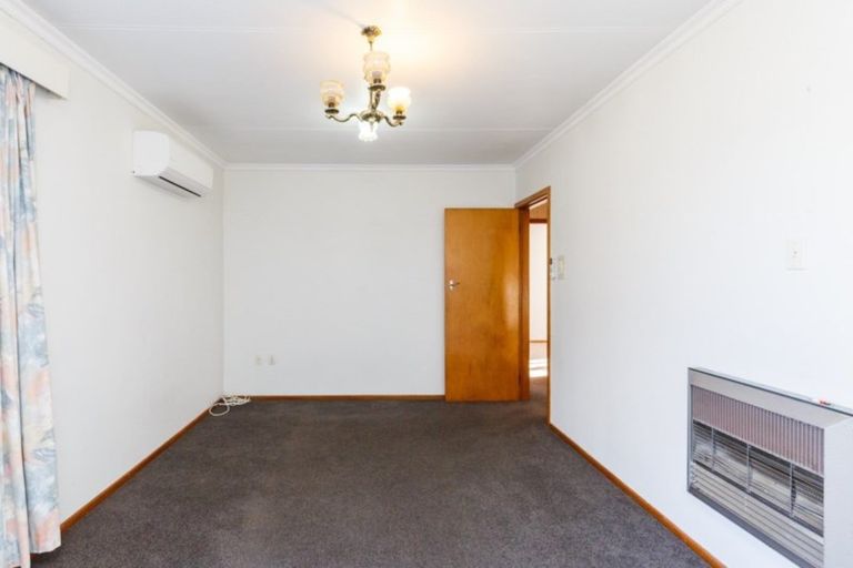 Photo of property in 4/93 Ruahine Street, Roslyn, Palmerston North, 4414