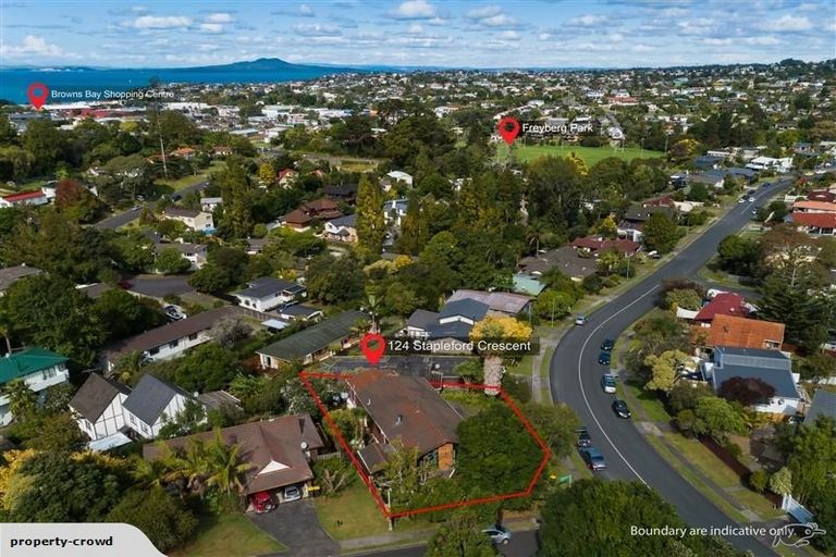Photo of property in 124 Stapleford Crescent, Browns Bay, Auckland, 0630