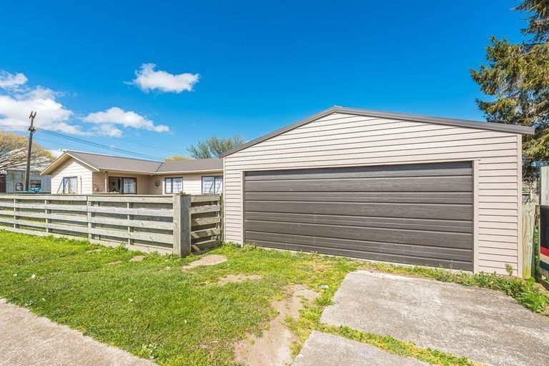 Photo of property in 2 Alexandra Street, Marton, 4710