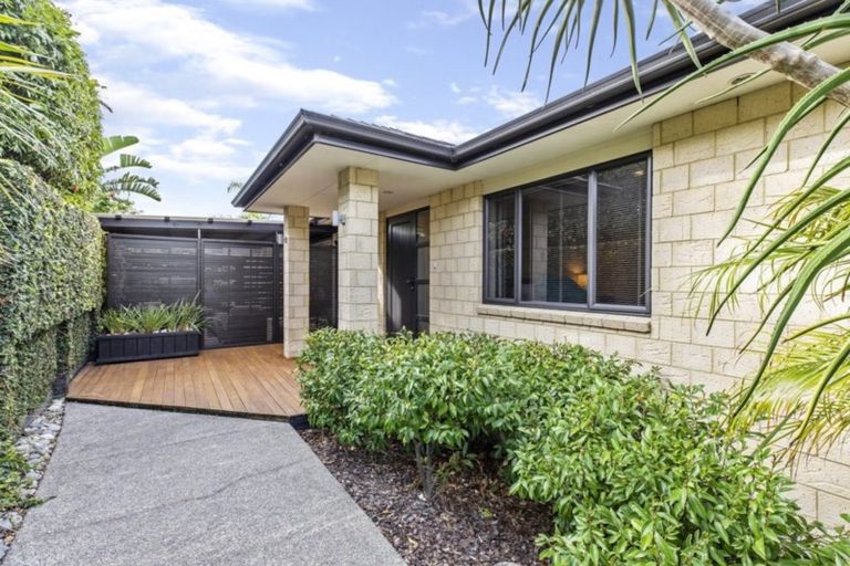 Photo of property in 8 Havilah View, Army Bay, Whangaparaoa, 0930