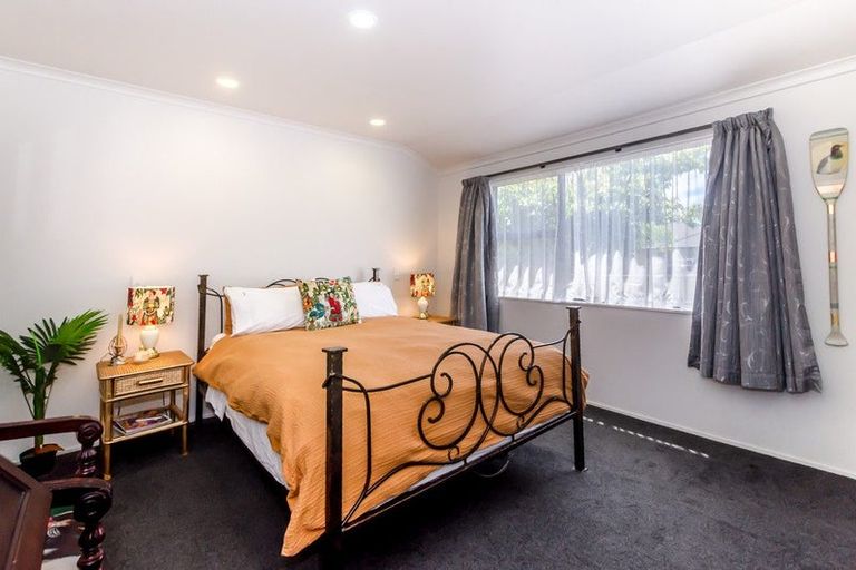 Photo of property in 6 Hemi Street, Waikanae, 5036