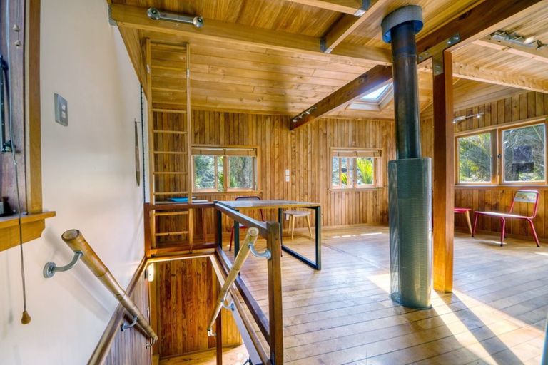 Photo of property in 71 Karekare Road, Karekare, New Lynn, 0772