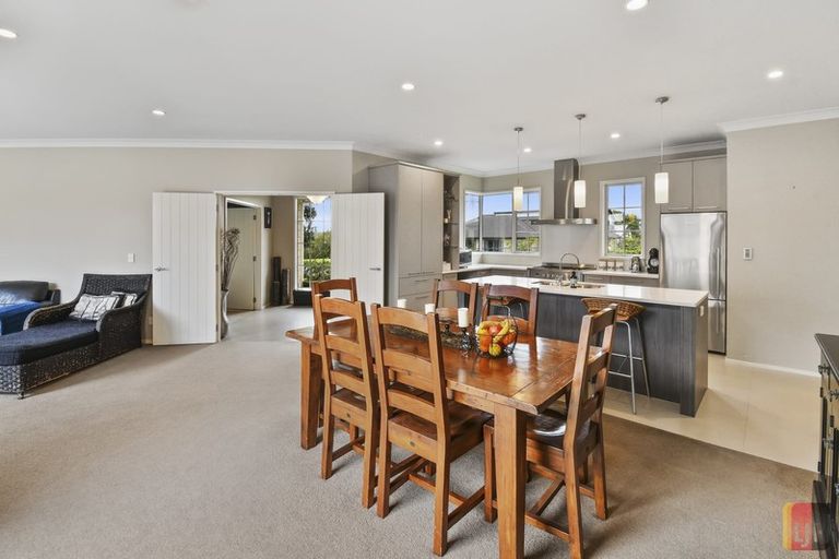 Photo of property in 242 Harbourside Drive, Karaka, Papakura, 2113