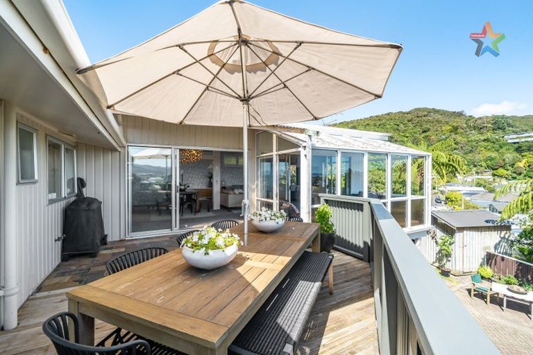 Photo of property in 8 Summit Road, Fairfield, Lower Hutt, 5011