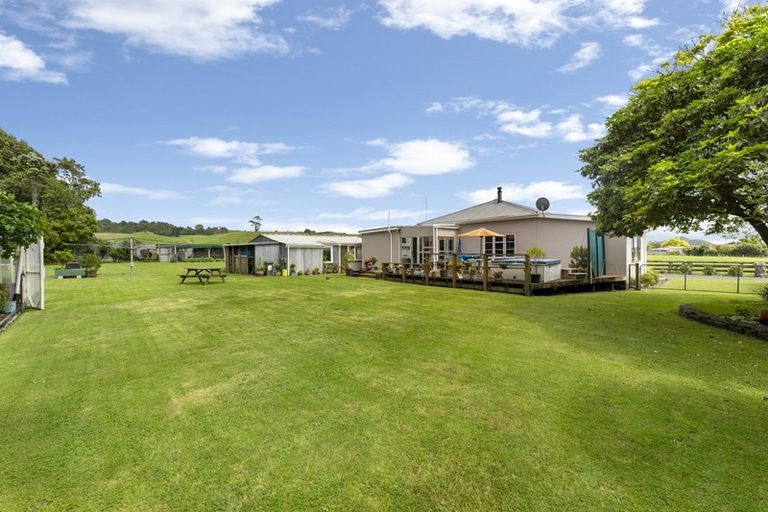 Photo of property in 1038 Mountain Road, Waiongana, Inglewood, 4389