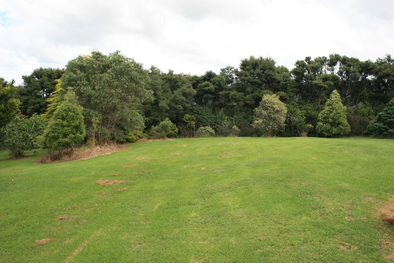 Photo of property in 236 Kiwitahi Road, Helensville, 0875