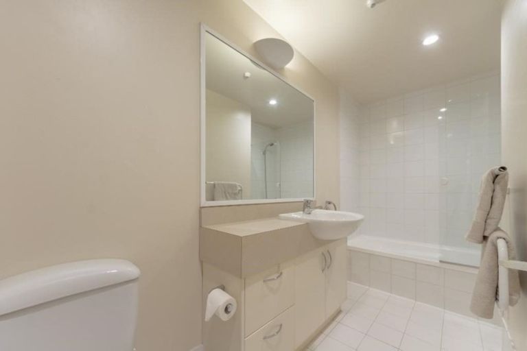 Photo of property in Whitmore Apartments, 7c Stout Street, Wellington Central, Wellington, 6011