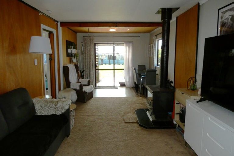 Photo of property in 24 Coates Street, Westport, 7825