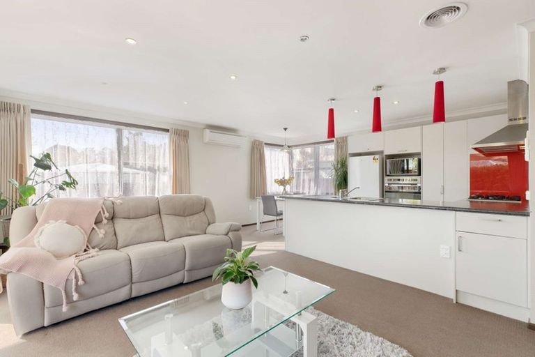 Photo of property in 27 Manapouri Place, Glenview, Hamilton, 3206