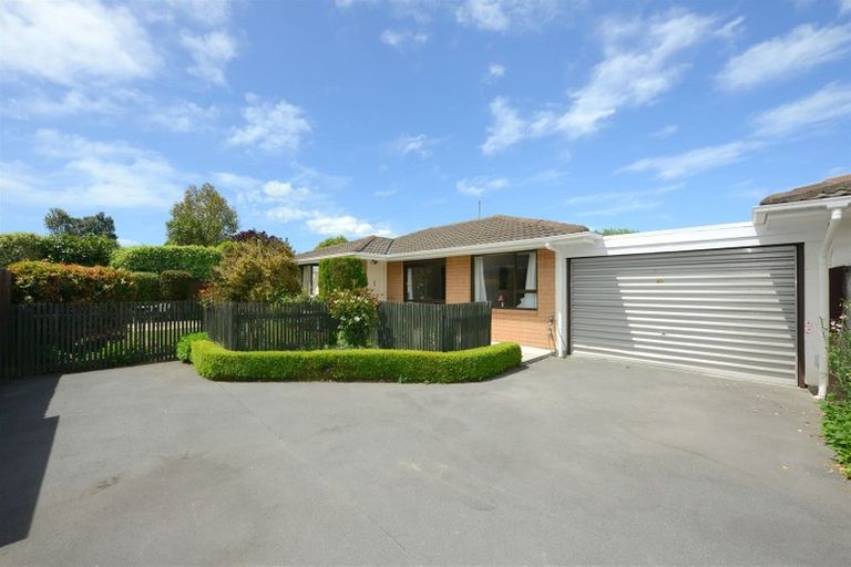 Photo of property in 2/58 Ambleside Drive, Burnside, Christchurch, 8053