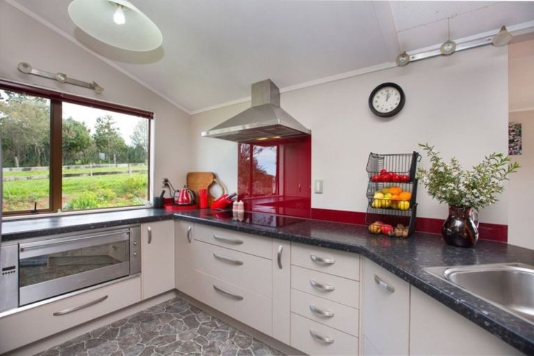 Photo of property in 398 Ruapuke Road, Raglan, 3296