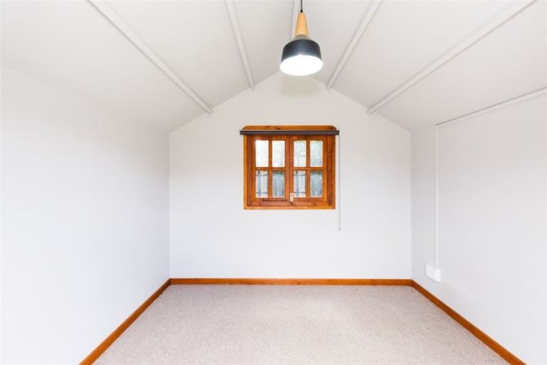 Photo of property in 77 Pacific Drive, Fitzherbert, Palmerston North, 4410