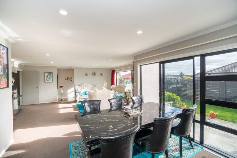 Photo of property in 1 Angelina Way, Kelvin Grove, Palmerston North, 4414