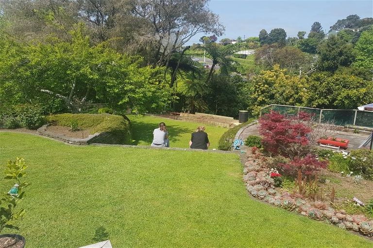 Photo of property in 12 Hillside Crescent, Westown, New Plymouth, 4310