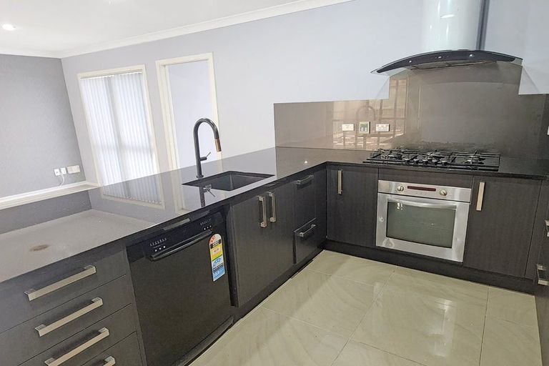 Photo of property in 52 Aotea Drive, Aotea, Porirua, 5024