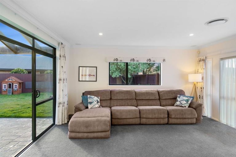 Photo of property in 65 Coolspring Way, Redwood, Christchurch, 8051