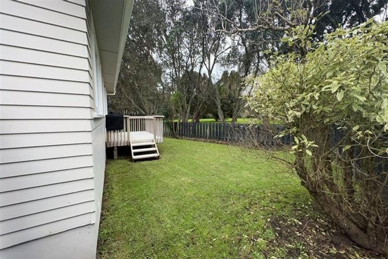 Photo of property in 3/17 West Hoe Road, Orewa, 0931