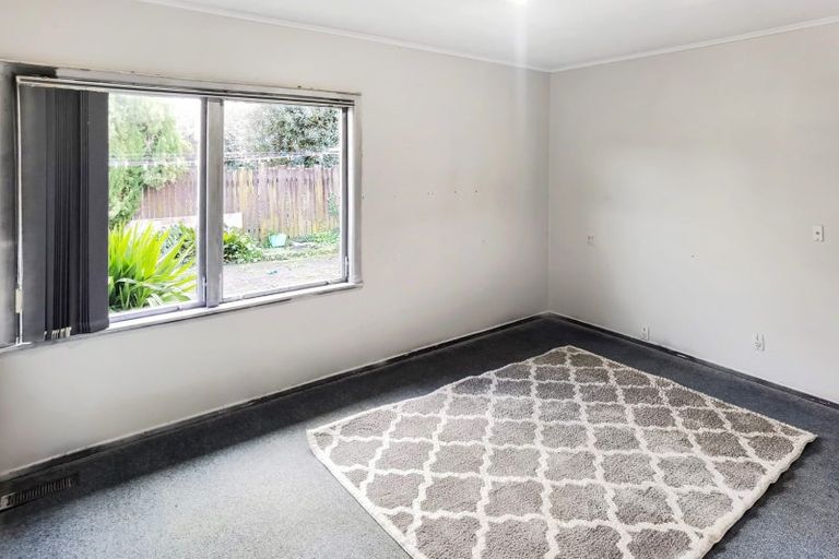 Photo of property in 22 Larne Avenue, Pakuranga Heights, Auckland, 2010