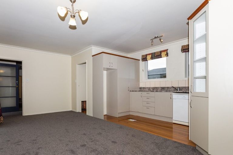 Photo of property in 21 Camelia Place, Islington, Christchurch, 8042