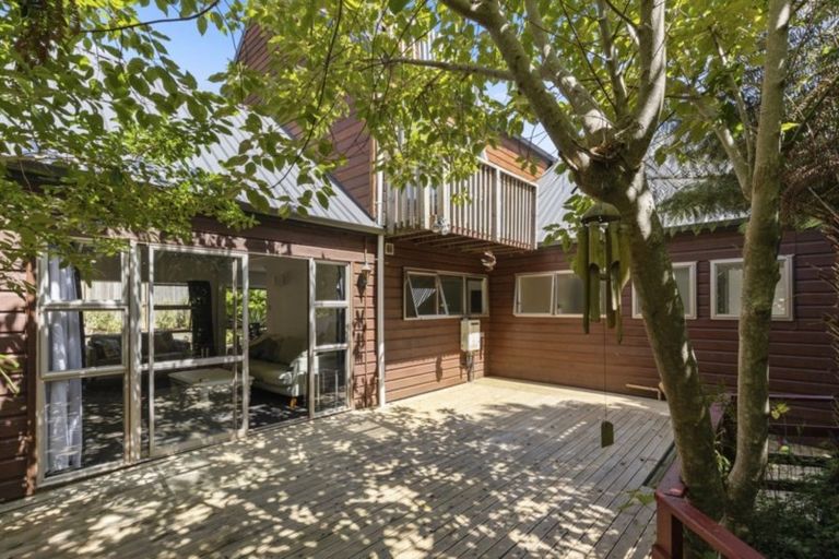 Photo of property in 105 Kamahi Street, Stokes Valley, Lower Hutt, 5019