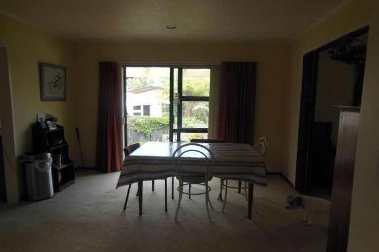 Photo of property in 11 Robert Grove, Paraparaumu, 5032