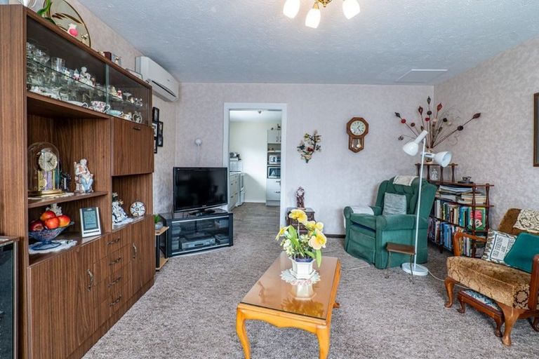 Photo of property in 20 Salford Avenue, Redwood, Christchurch, 8051