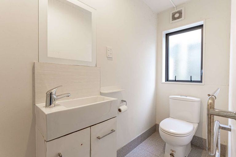 Photo of property in 11 Gordon Place, Newtown, Wellington, 6021