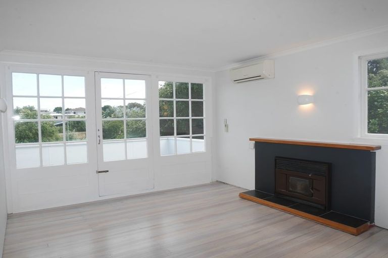 Photo of property in 5 Allen Road, Raumati Beach, Paraparaumu, 5032