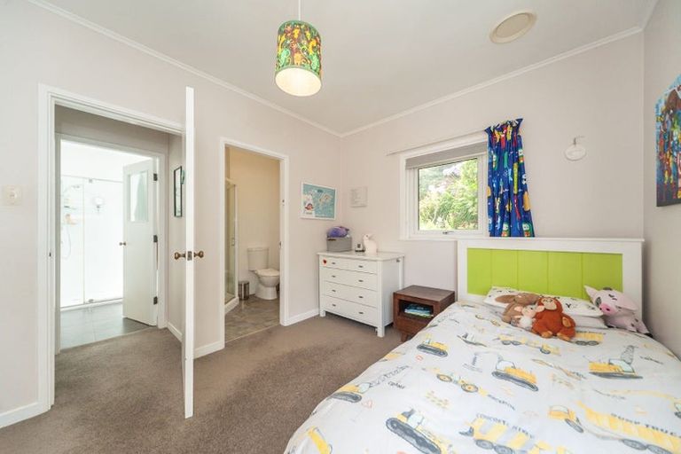 Photo of property in 3 Puketiro Avenue, Northland, Wellington, 6012
