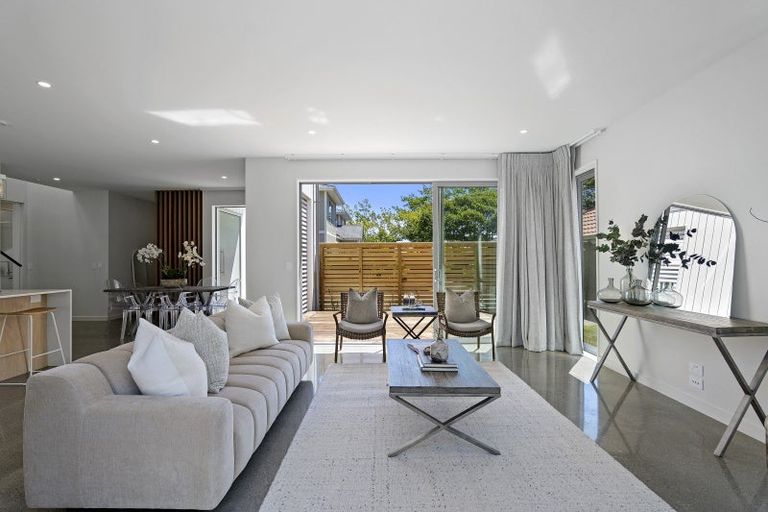 Photo of property in 96a Saint James Avenue, Papanui, Christchurch, 8053