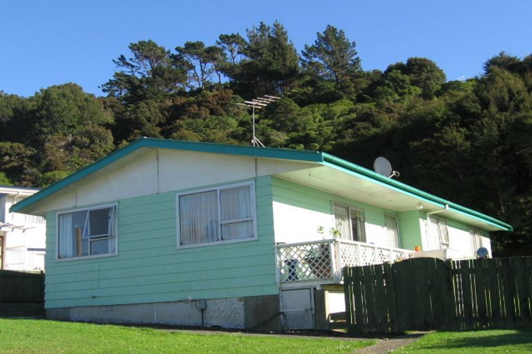Photo of property in 21 Tiroiti Grove, Stokes Valley, Lower Hutt, 5019